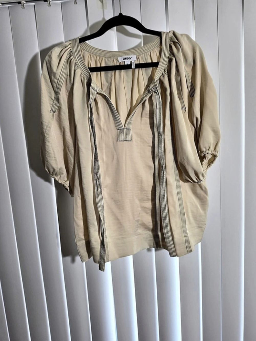 DKNY Striped Blouse in Cream XL Like New
